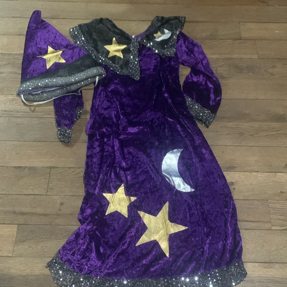 Wizard Costume. AR